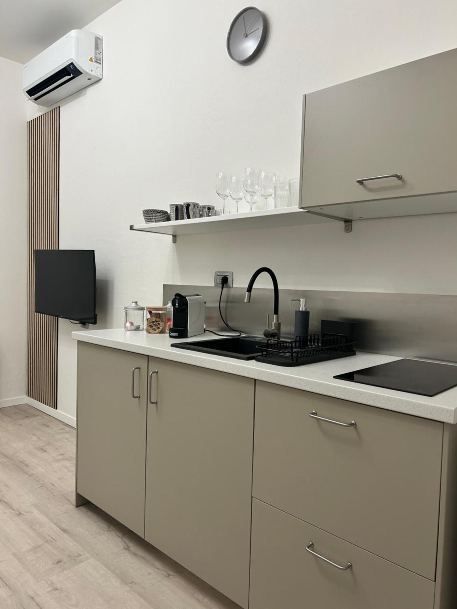 Tezone Seven Apartments Verona Exterior photo